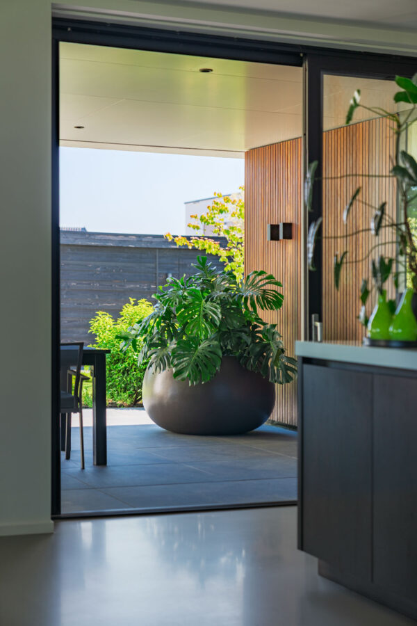 Mero Polyester Planter - Image 4